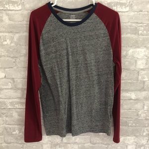 NWOT men’s old navy long sleeve t-shirt